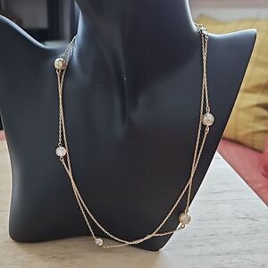 NEW Gold chain necklace with cubic zeconia and pearls, with toggle closeure.